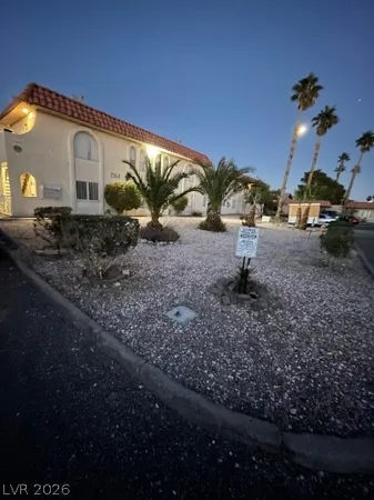 $1,099 | 1364 Pattee Circle, Unit D, Las Vegas, NV 89119