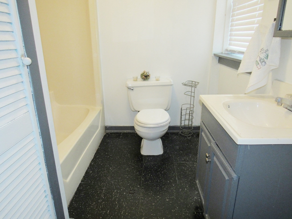 3-5 Howard Street Nashua, NH 03060 - Photo 9 of 28 Gallery Image 9