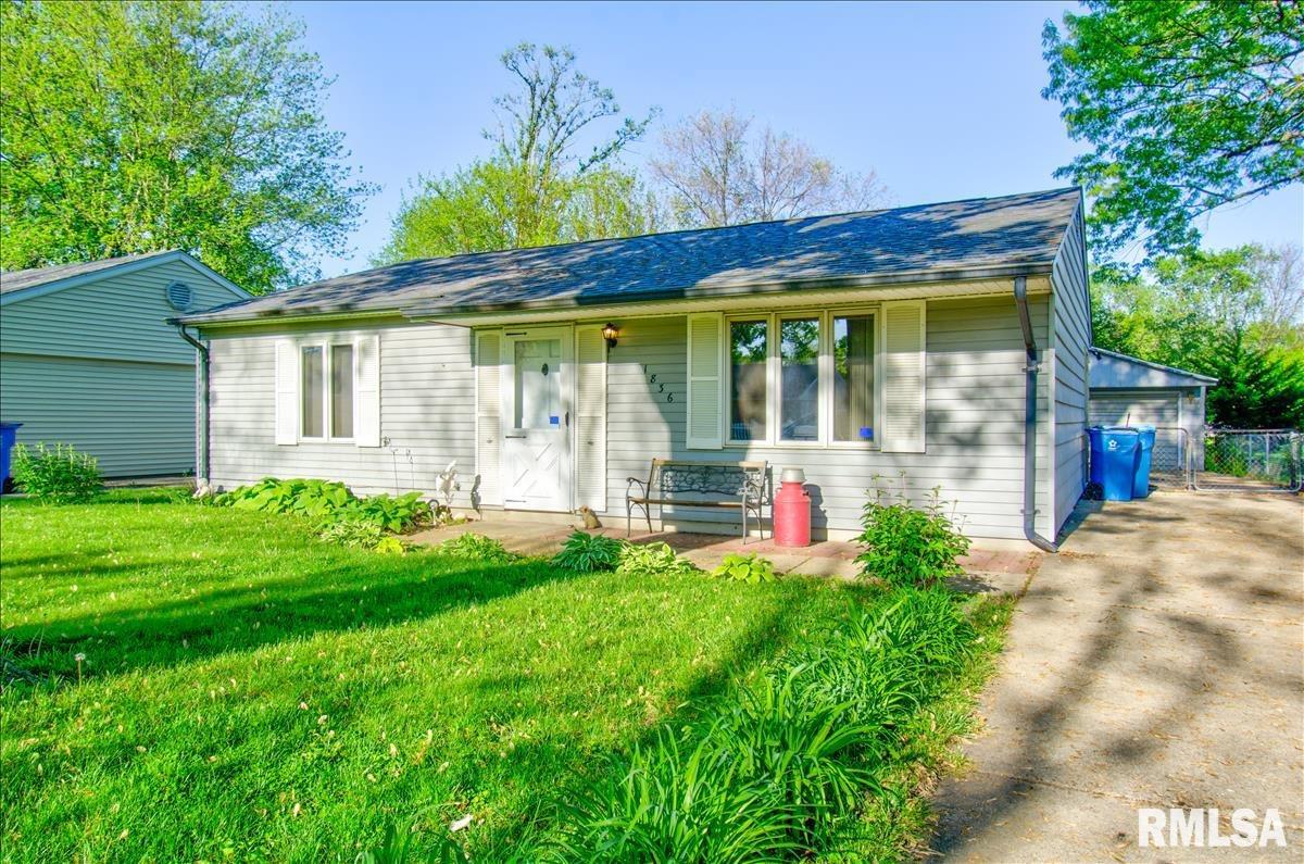 1836 Hastings Road Springfield, IL 62702 - Photo 1 of 21 Gallery Image 1