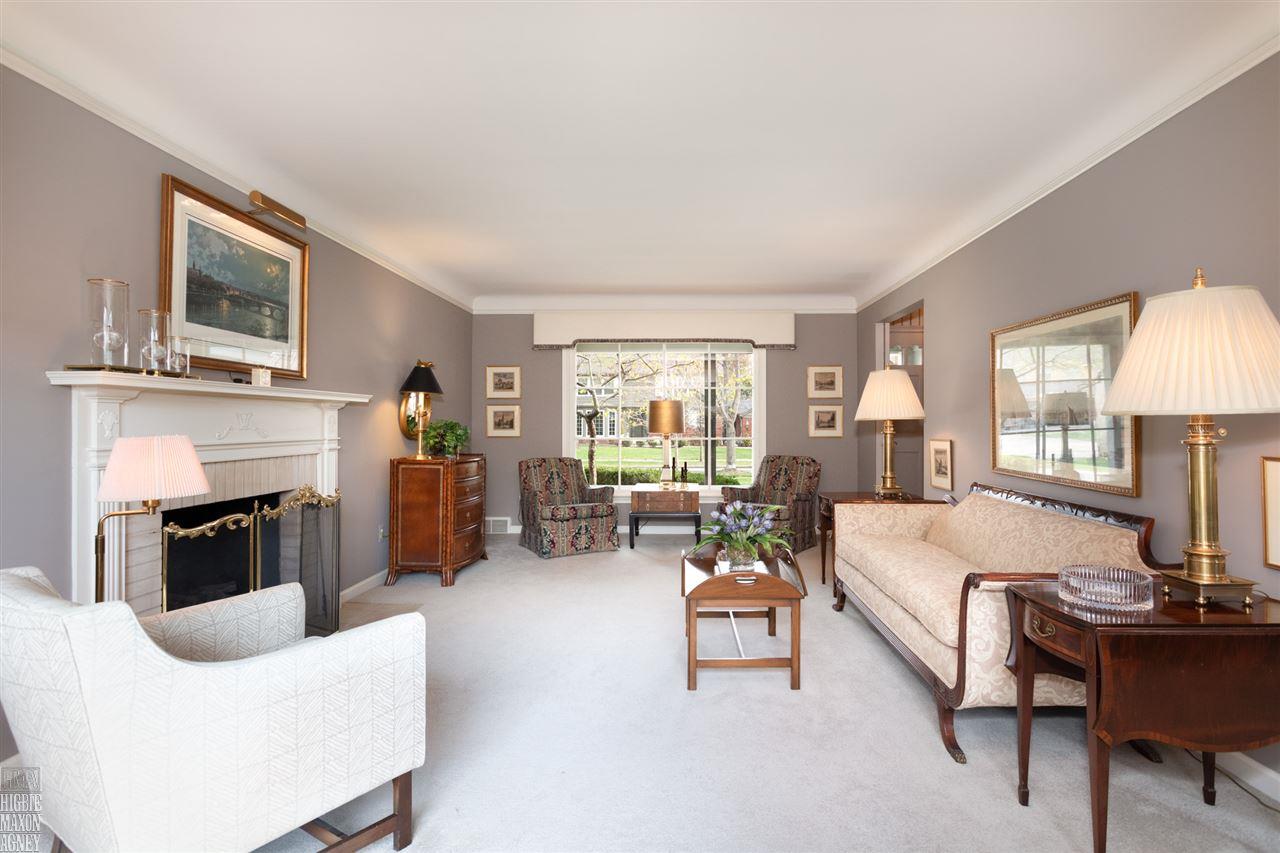 79 Hawthorne Road Grosse Pointe, MI 48236 - Photo 2 of 27 31346427-1.JPG