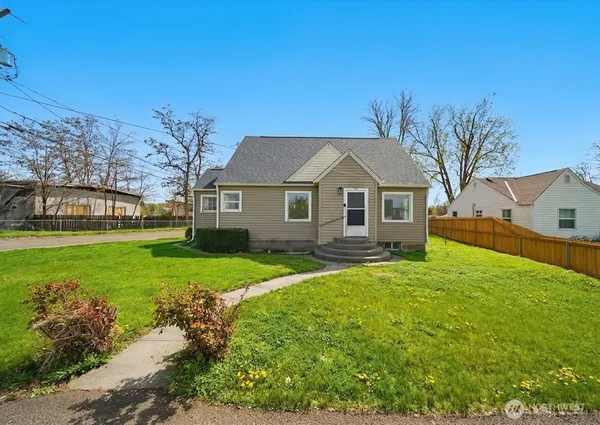 $459,000 | 70 Northeast Rose Street, College Place, WA 99324