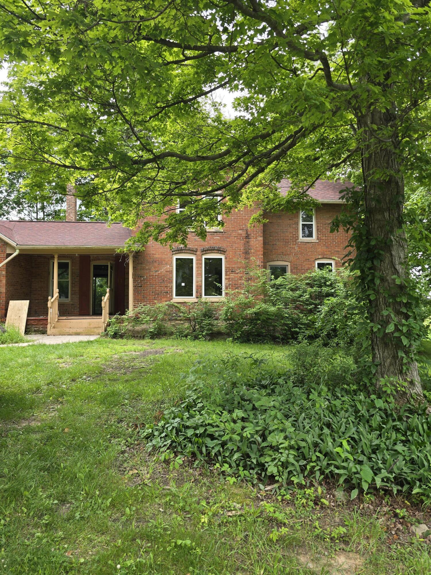 8733 South Cochran Road Charlotte, MI 48813 - Photo 2 of 30 20260624_125110