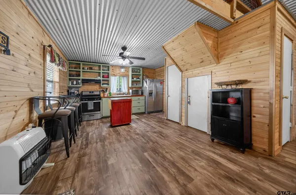 a view of a storage & utility room