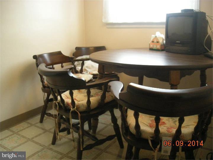 6142 Reach Street Philadelphia, PA 19111 - Photo 11 of 23 Kitchen
