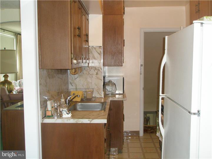 6142 Reach Street Philadelphia, PA 19111 - Photo 12 of 23 Kitchen