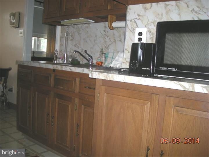 6142 Reach Street Philadelphia, PA 19111 - Photo 13 of 23 Kitchen