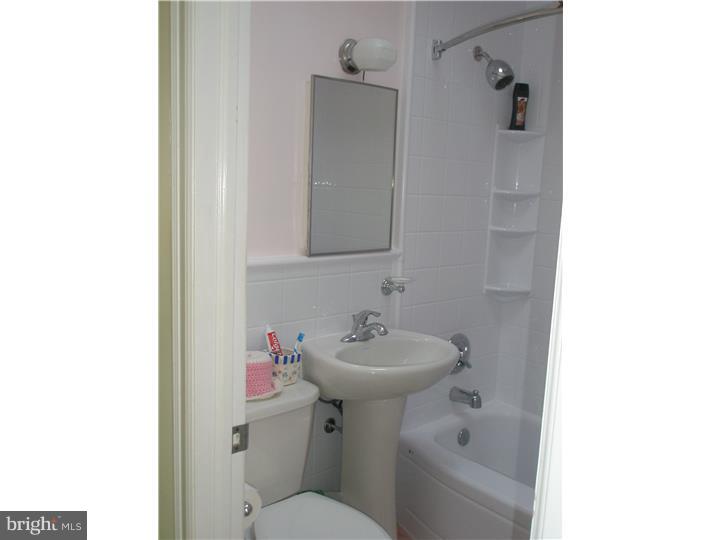 6142 Reach Street Philadelphia, PA 19111 - Photo 16 of 23 Bathroom