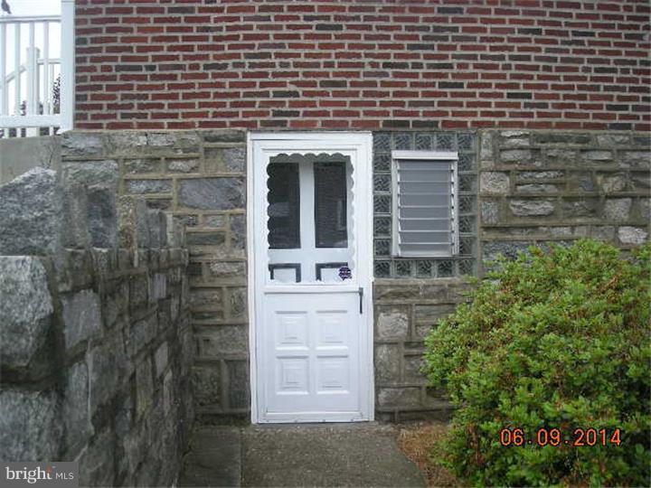 6142 Reach Street Philadelphia, PA 19111 - Photo 5 of 23 Exterior Side