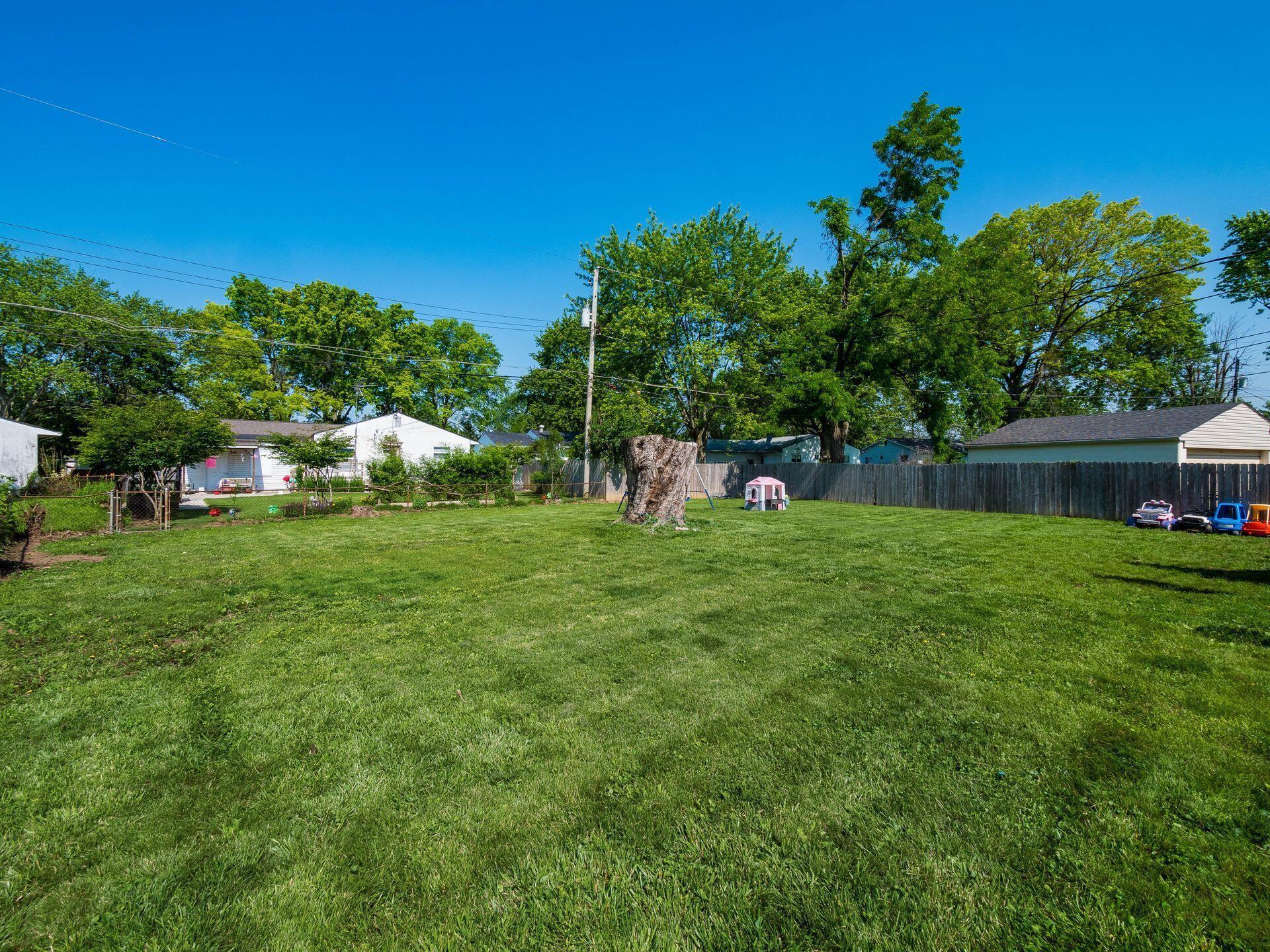 1887 Lonsdale Road Columbus, OH 43232 - Photo 17 of 19 Yard