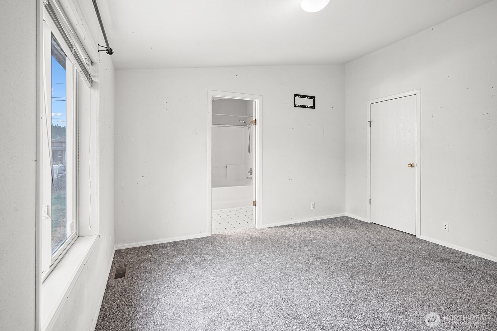 124 South 6th Street McCleary, WA 98557 - Photo 21 of 33 a view of an empty room
