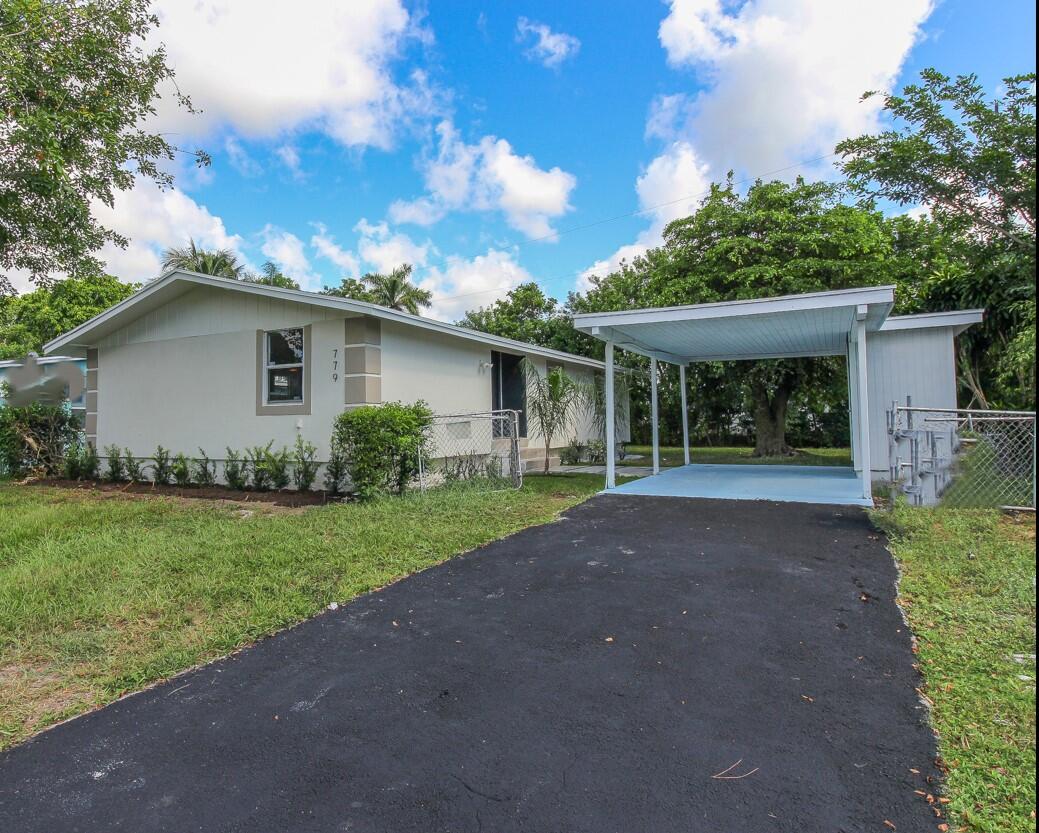 3779 Mackinac Road Lake Worth, FL 33462 - Photo 16 of 19 IMG_0193