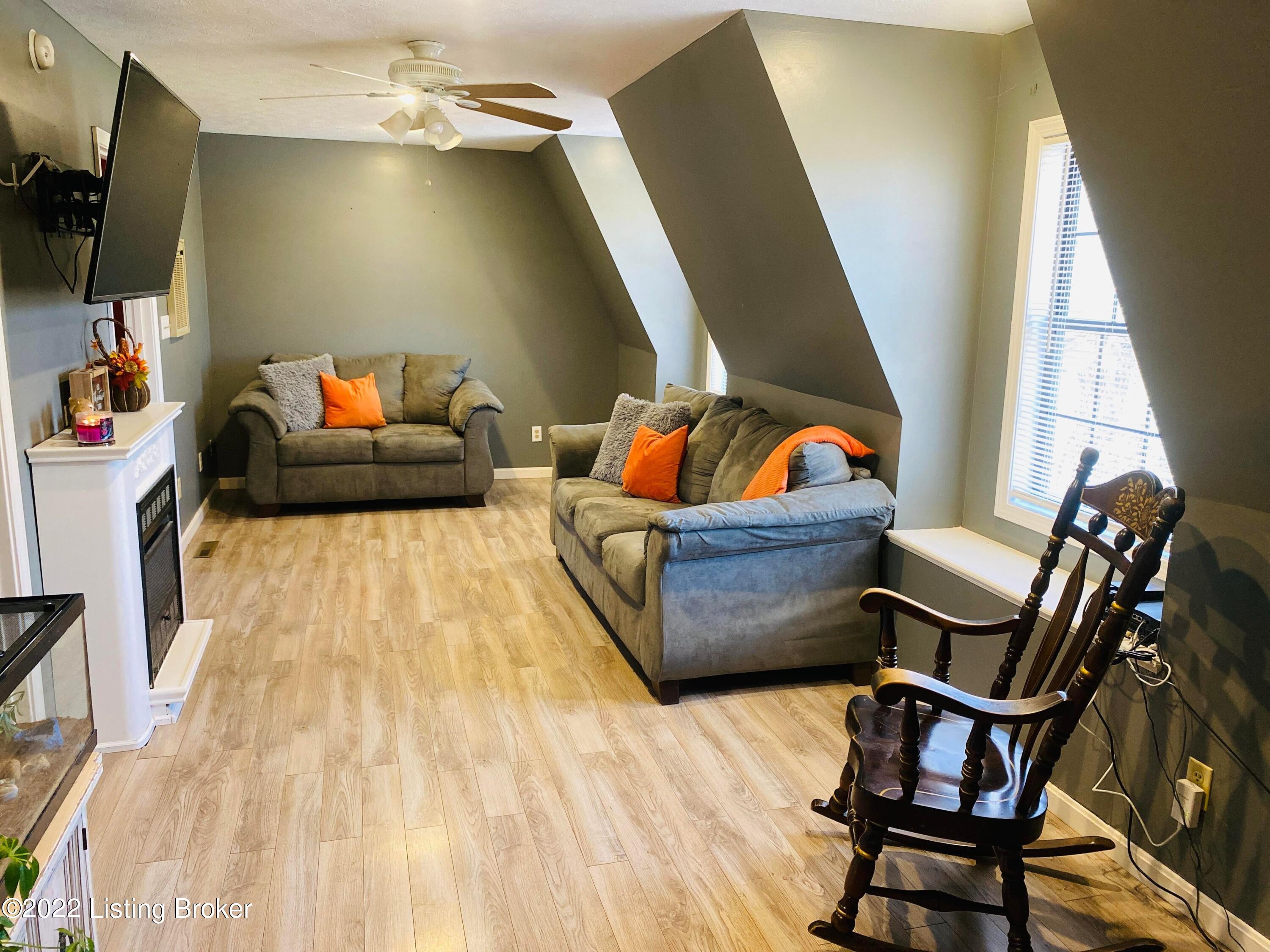 2070 Riverview Road Payneville, KY 40157 - Photo 8 of 23 313990177_1081025445946589_6775625171856