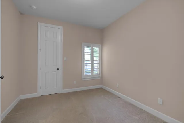 a view of empty room with window