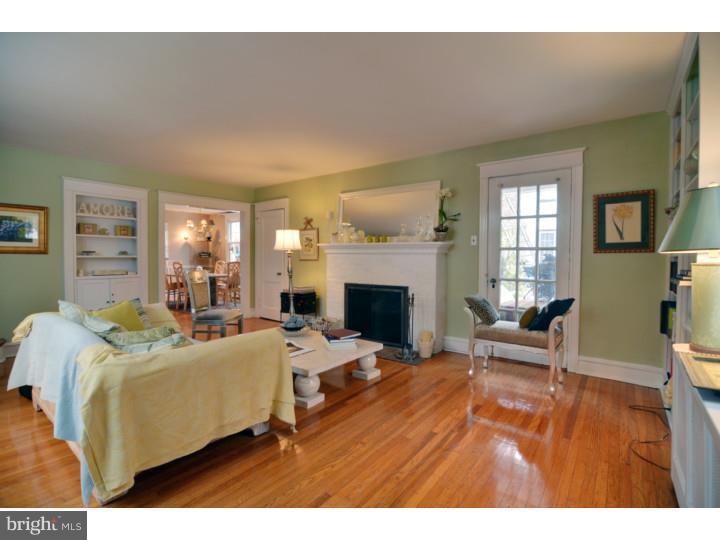 324 Wister Road Wynnewood, PA 19096 - Photo 3 of 20 Living Room