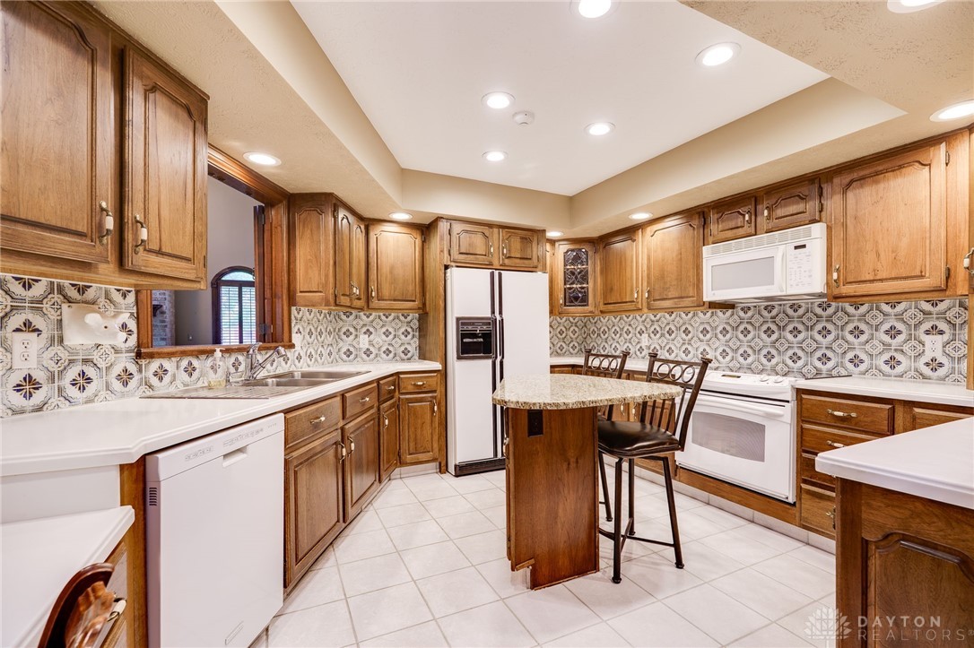 875 Deer Run Road Dayton, OH 45459 - Photo 9 of 31 Gallery Image 9