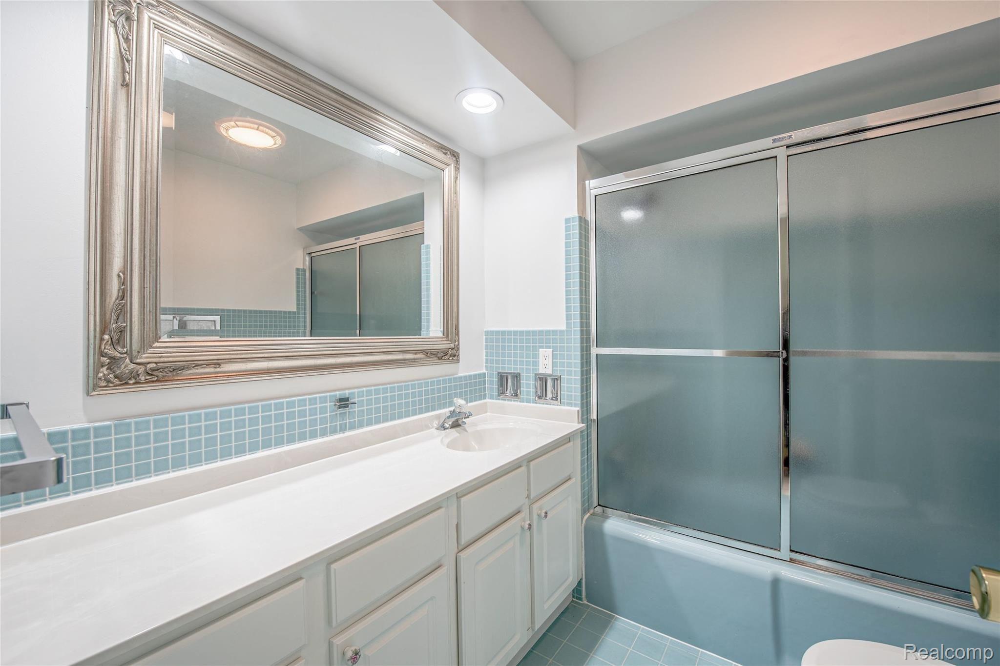 4785 Pickering Road Bloomfield Hills, MI 48301 - Photo 19 of 28 DSC_2590-HDR-2.jpg