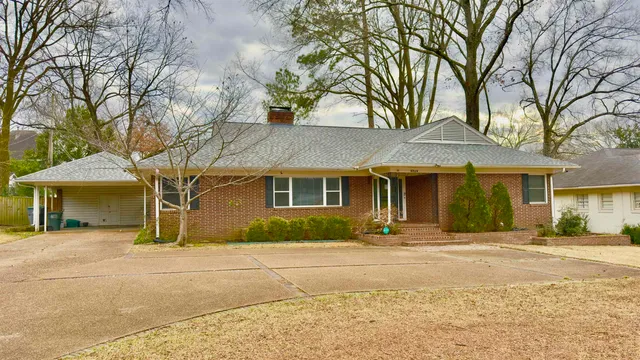 $2,395 | 5209 Walnut Grove Road, Memphis, TN 38117