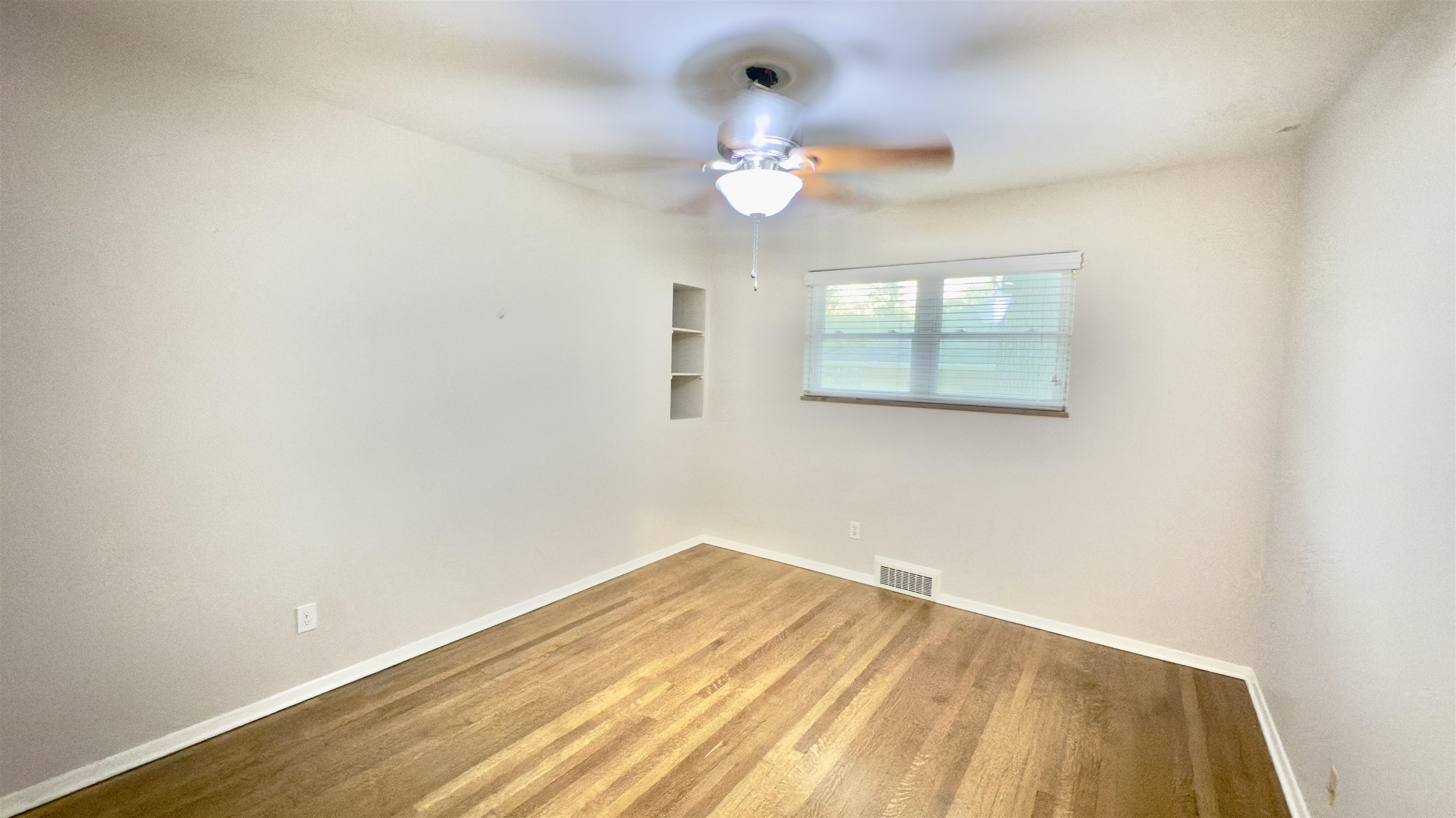 5209 Walnut Grove Road Memphis, TN 38117 - Photo 20 of 30 a view of a room with a large window