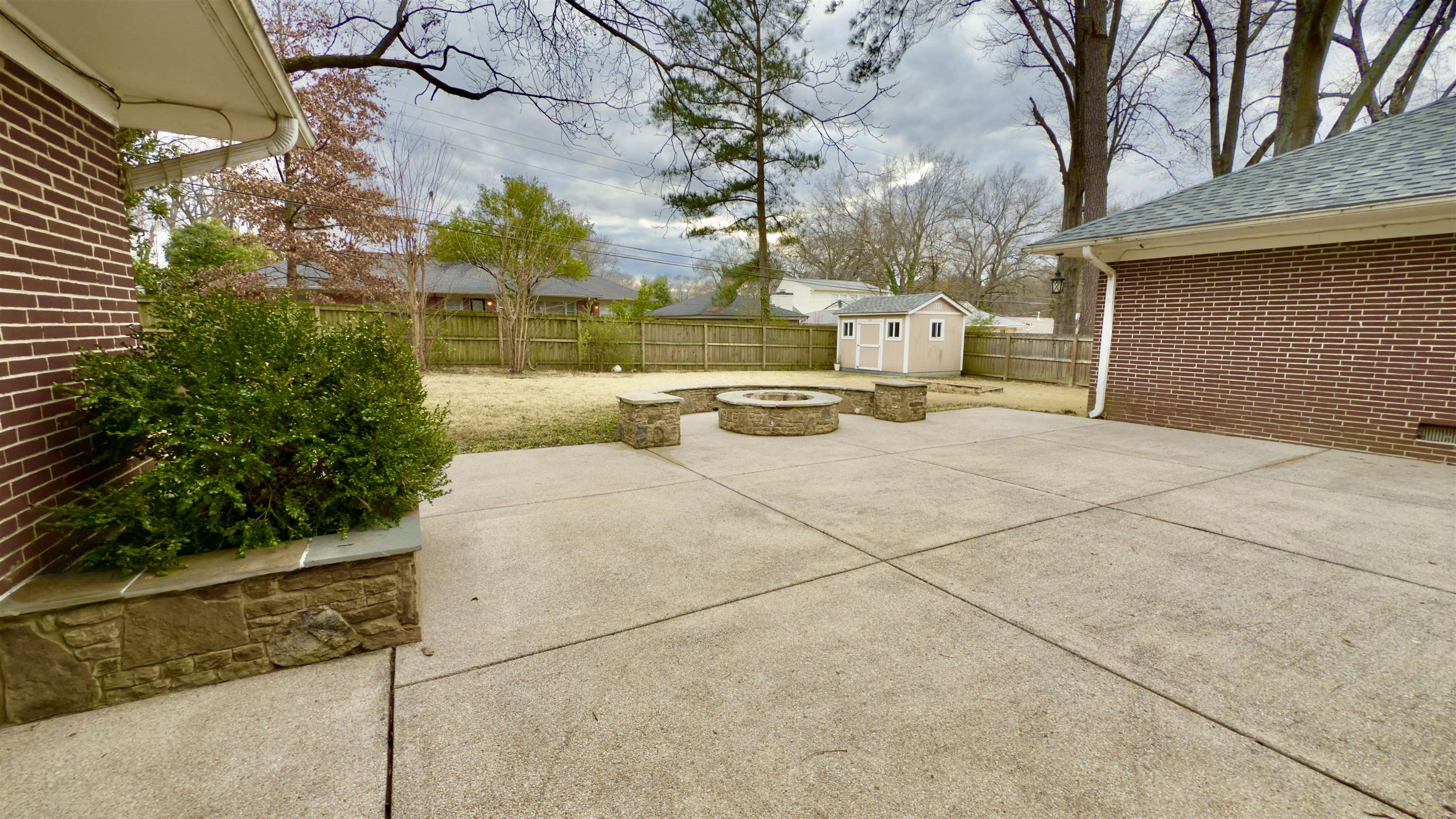 5209 Walnut Grove Road Memphis, TN 38117 - Photo 27 of 30 a view of a patio with table and chairs and potted plants