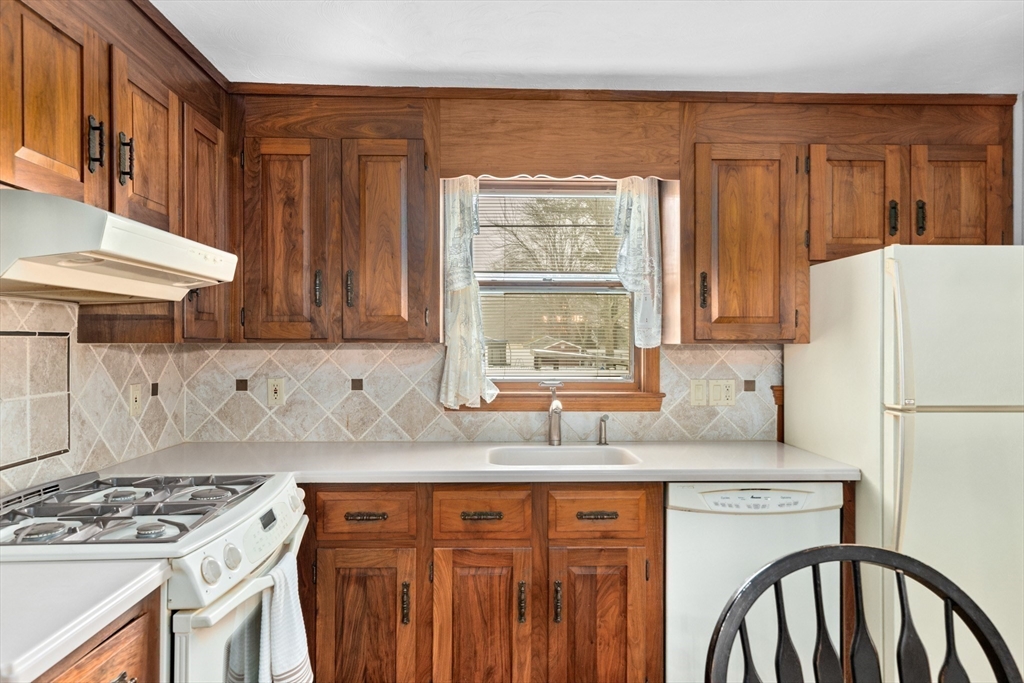 239 Moncrief Road Rockland, MA 02370 - Photo 12 of 34 Gallery Image 12