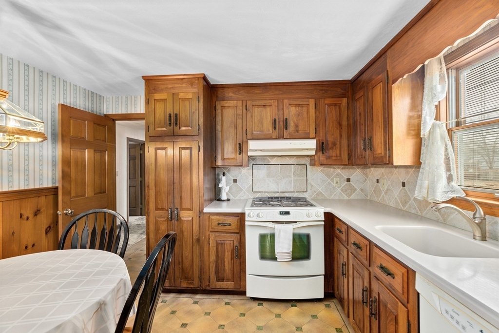 239 Moncrief Road Rockland, MA 02370 - Photo 14 of 34 Gallery Image 14