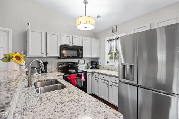 $249,900 | 505 Cherry Blossom Lane, Richlands, NC 28574