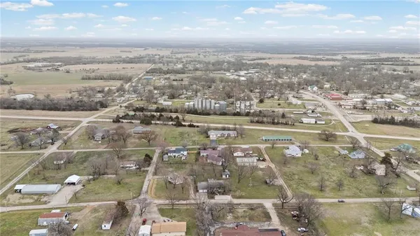 $245,000 | 213 Beech Street, Colony, KS 66015