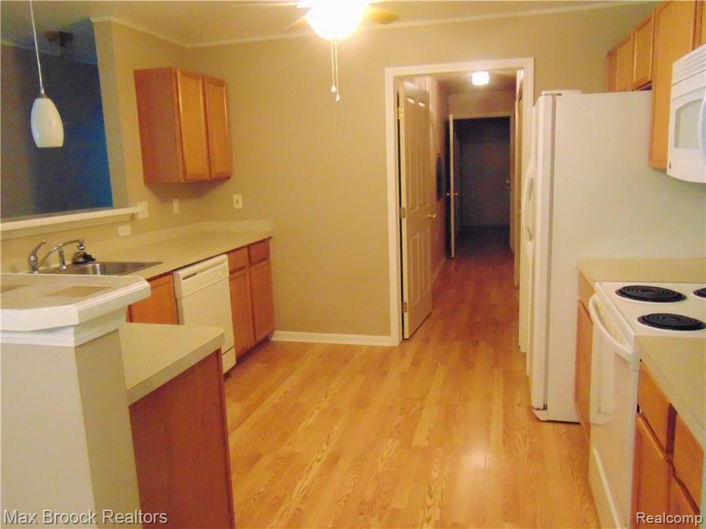 3917 Berkeley Avenue Canton, MI 48188 - Photo 5 of 16
