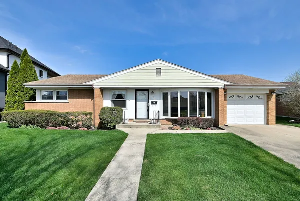 $449,900 | 8016 West Leland Avenue, Norridge, IL 60706