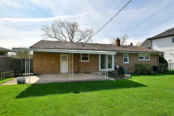 $449,900 | 8016 West Leland Avenue, Norridge, IL 60706