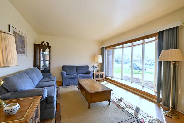$449,900 | 8016 West Leland Avenue, Norridge, IL 60706