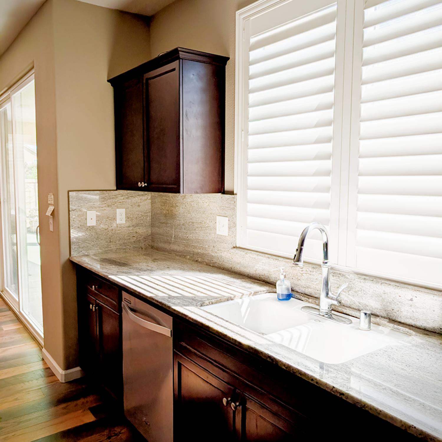 3492 Hampton Way Clovis, CA 93619 - Photo 12 of 58 Kitchen -window to back yard