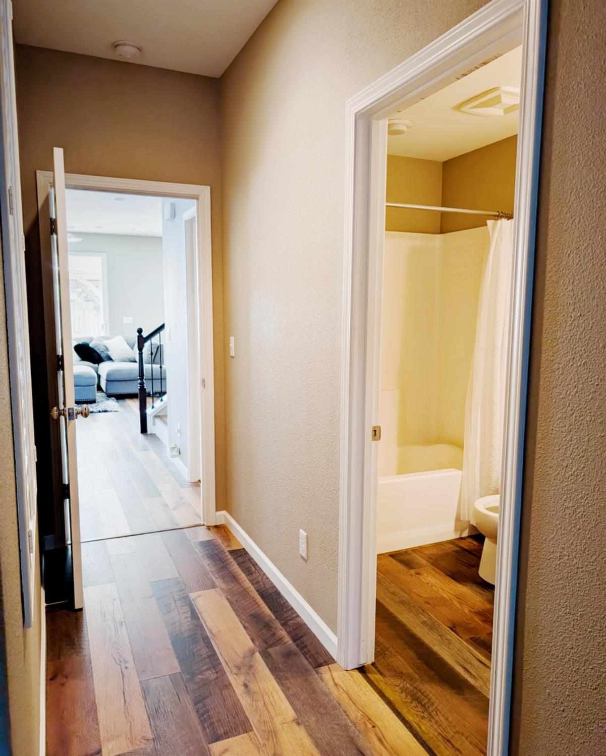 3492 Hampton Way Clovis, CA 93619 - Photo 20 of 58 downstairs attached bath