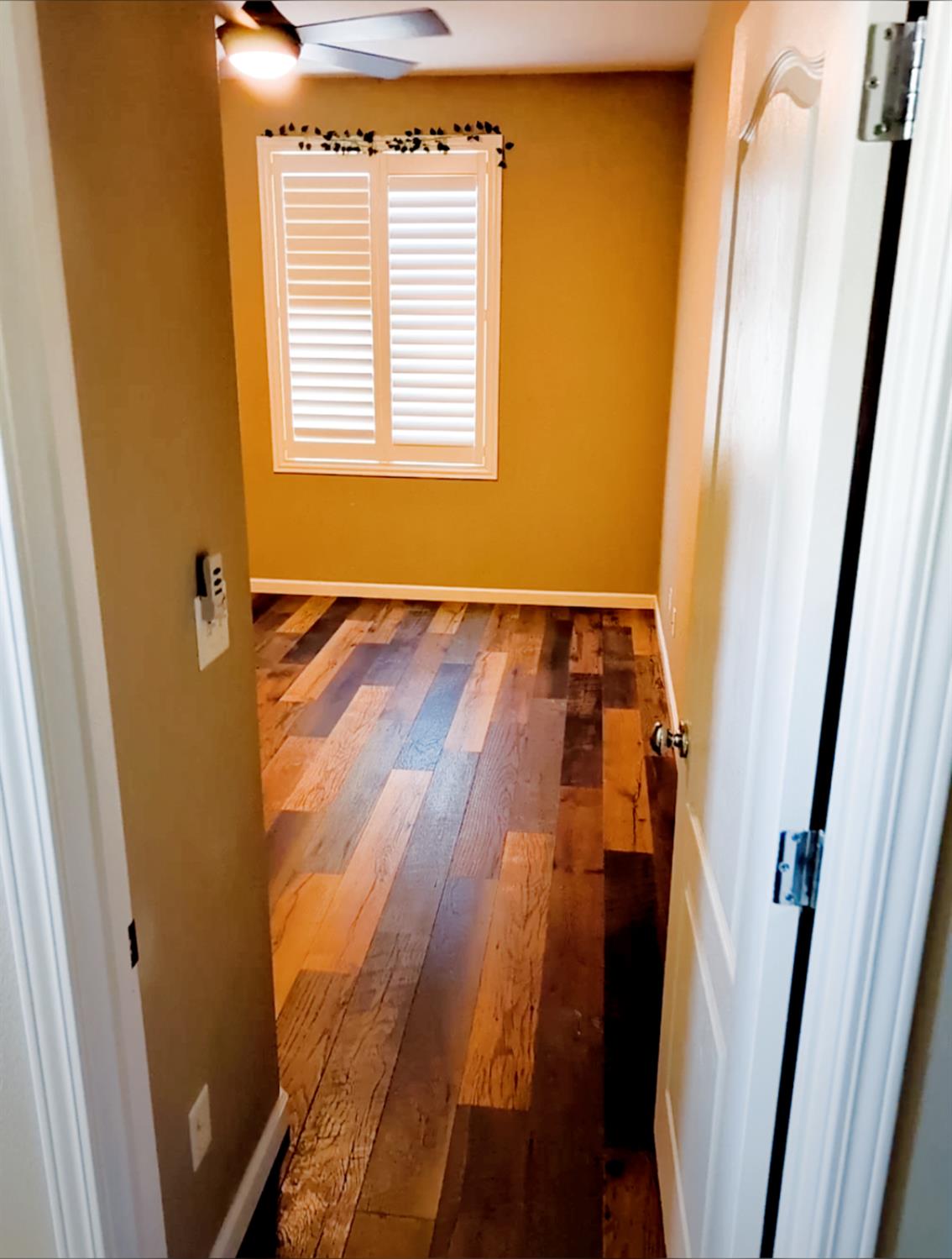 3492 Hampton Way Clovis, CA 93619 - Photo 23 of 58 upstairs bedroom 1-pic2