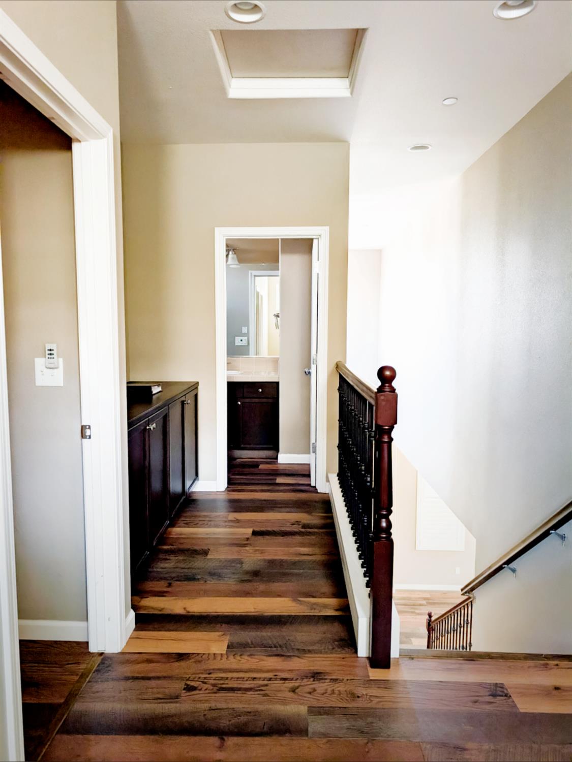 3492 Hampton Way Clovis, CA 93619 - Photo 28 of 58 Upstairs common area