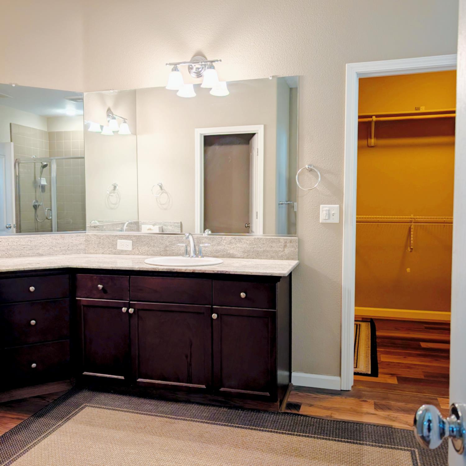 3492 Hampton Way Clovis, CA 93619 - Photo 39 of 58 main bedroom bath pic 5