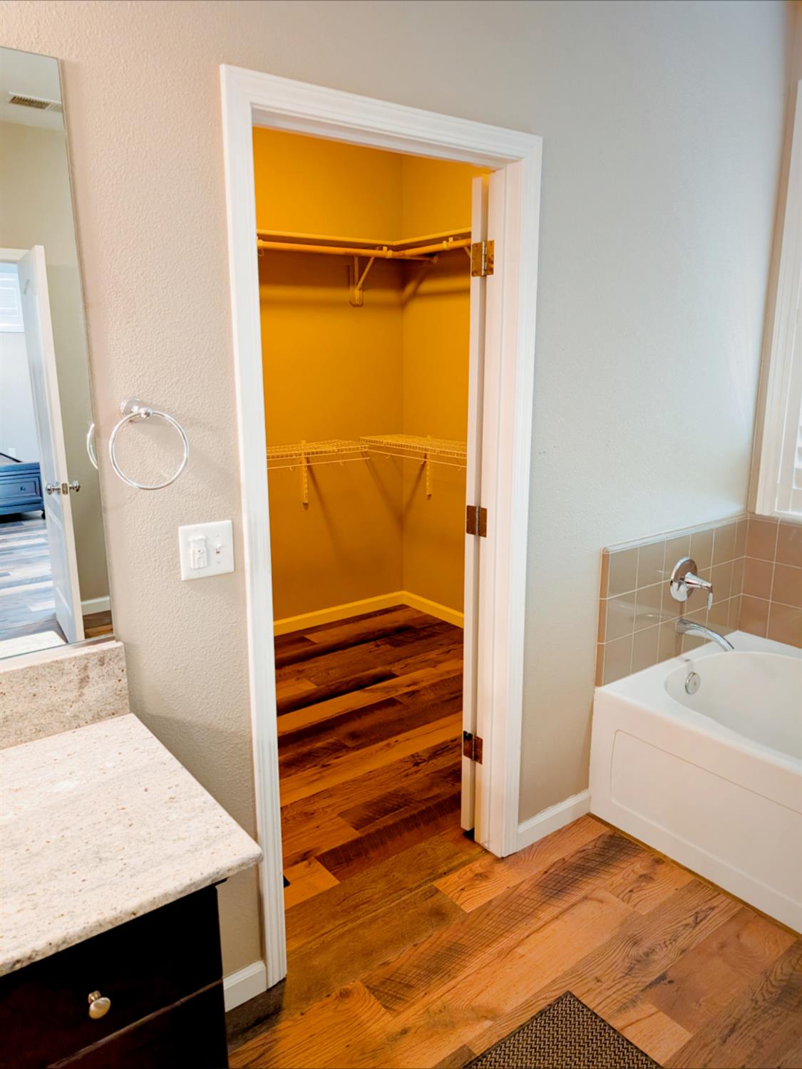 3492 Hampton Way Clovis, CA 93619 - Photo 40 of 58 main bedroom bath pic 6