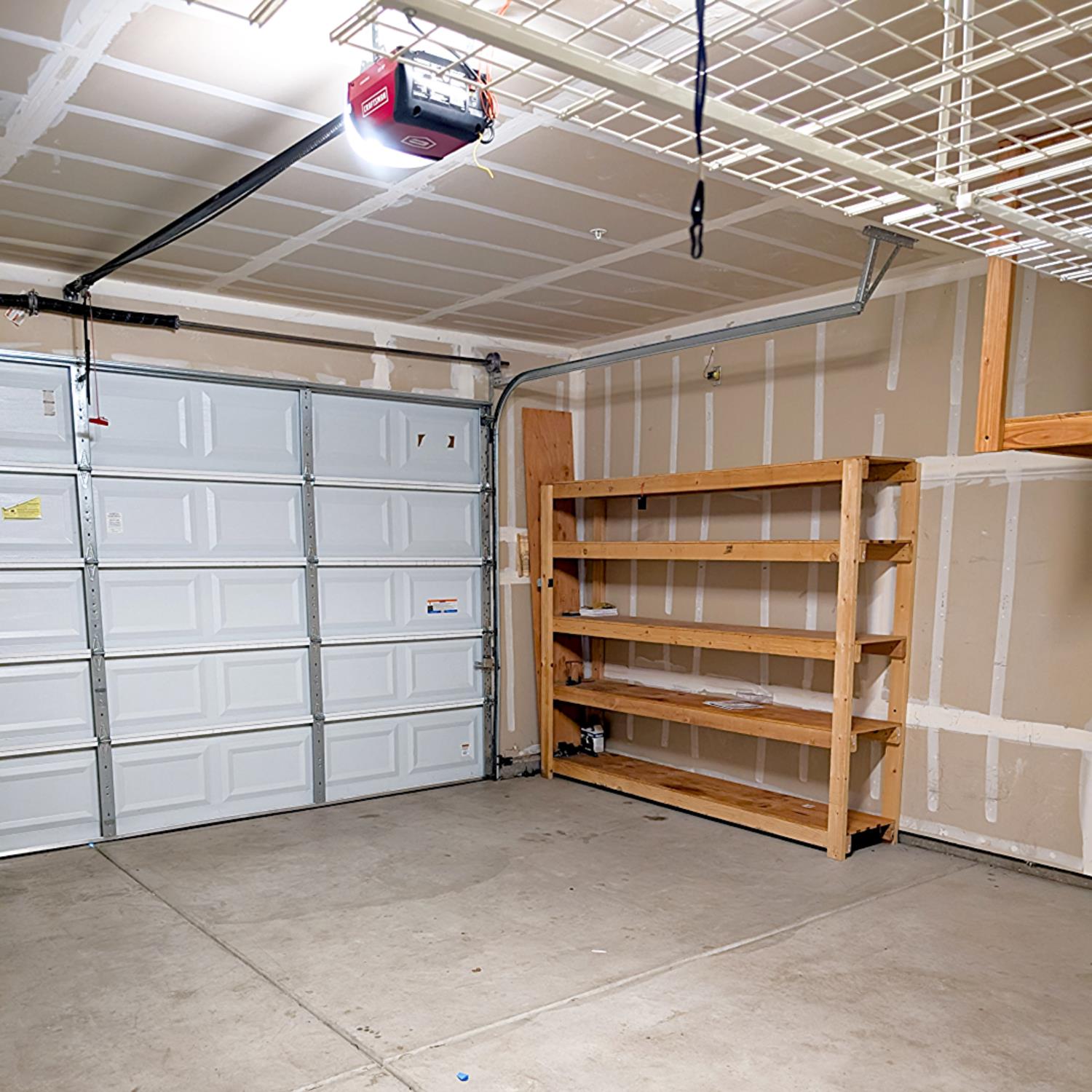 3492 Hampton Way Clovis, CA 93619 - Photo 56 of 58 Garage pic 2