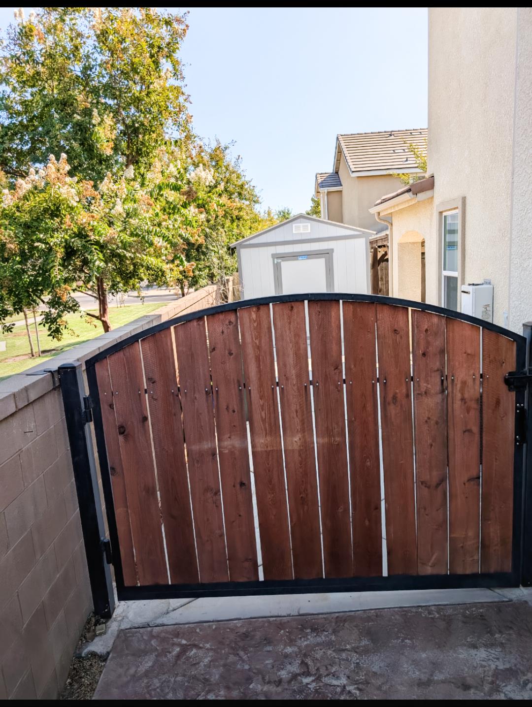 3492 Hampton Way Clovis, CA 93619 - Photo 8 of 58 Gate- side of home