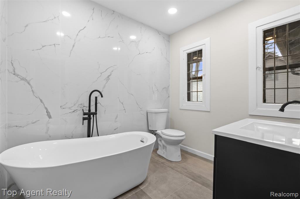 784 Barrington Road Grosse Pointe, MI 48230 - Photo 26 of 55