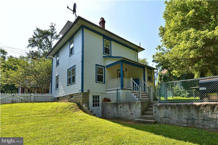 26021 Frederick Road Clarksburg, MD 20871 - Photo 5 of 18 Exterior (Rear)