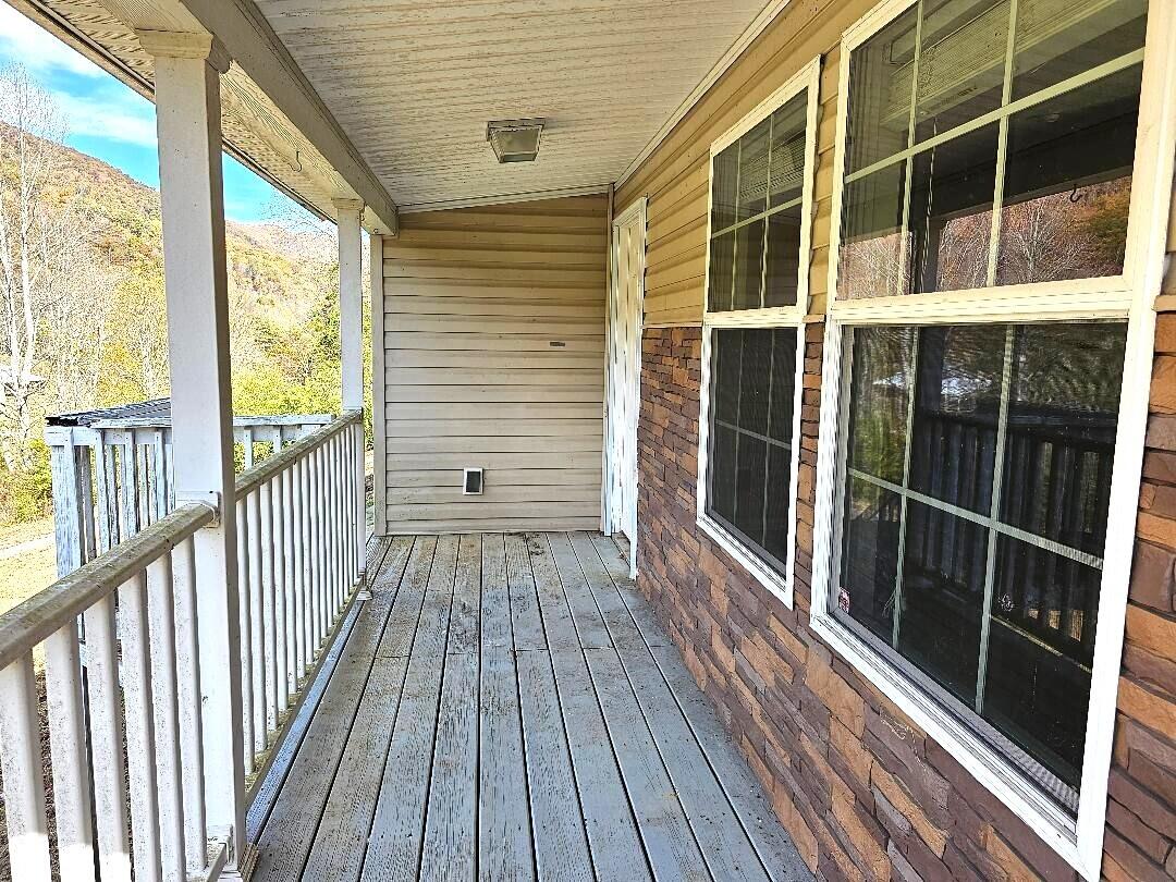 1776 Cave Springs Road Dryden, VA 24243 - Photo 4 of 21 Dryden 9