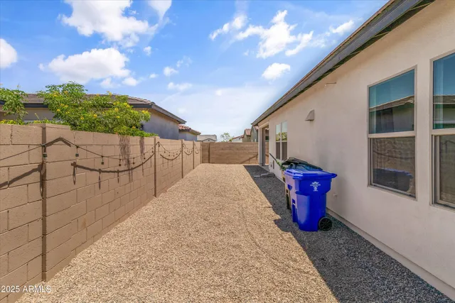 a view of a terrace with sky view
