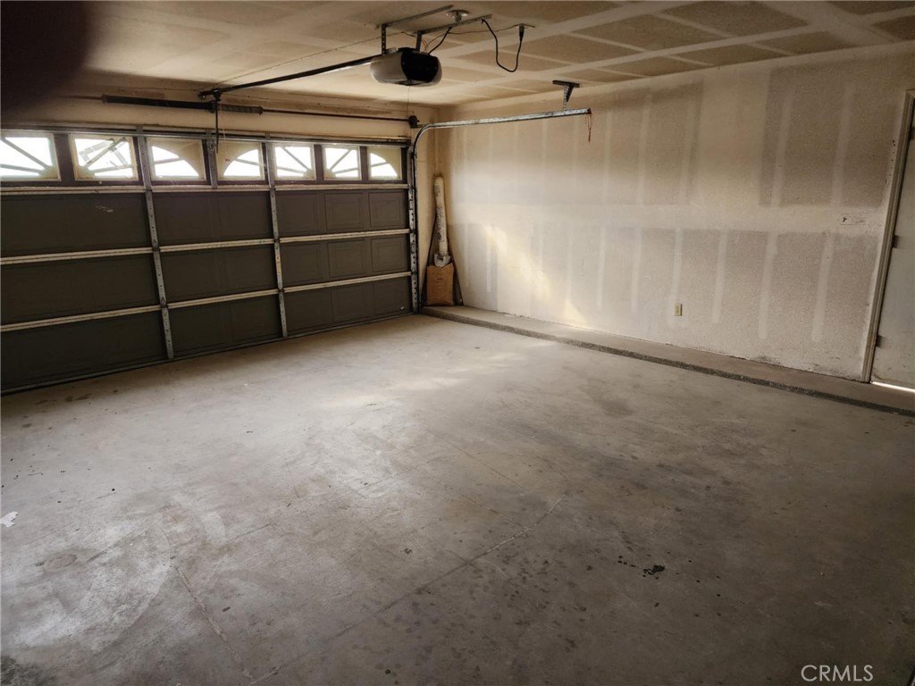 725 18th Place Delano, CA 93215 - Photo 24 of 36 a view of a room with racks