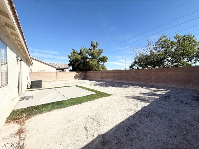 $1,750 | 5718 Royal Sands Street, North Las Vegas, NV 89031