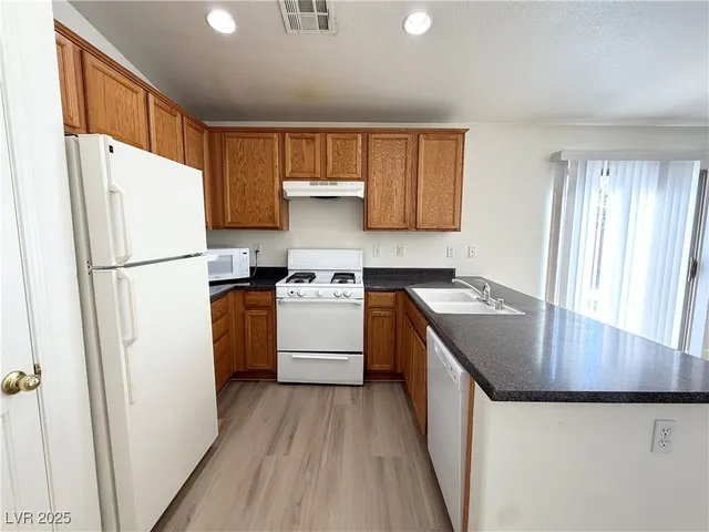 $1,750 | 5718 Royal Sands Street, North Las Vegas, NV 89031