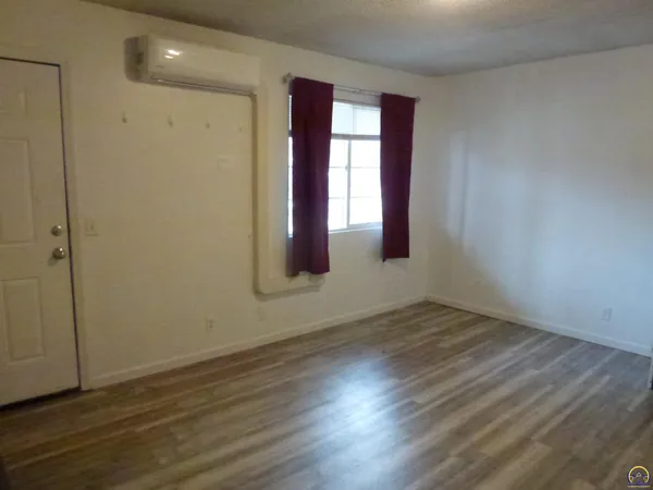 $1,080,000 | 905-909 East Street, Emporia, KS 66801