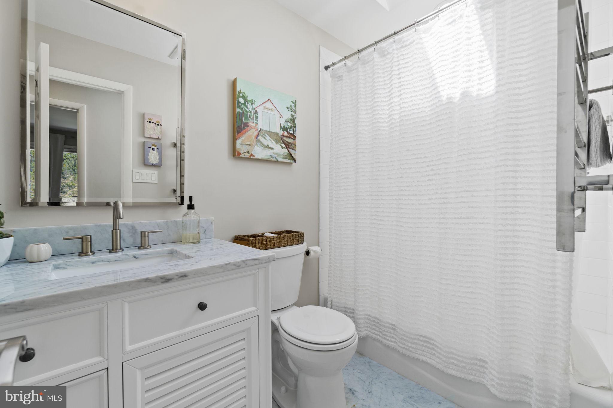 309 Halsey Road Annapolis, MD 21401 - Photo 25 of 44 Upper level hall bathroom tastefully renovated