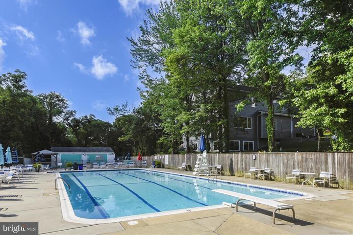 309 Halsey Road Annapolis, MD 21401 - Photo 36 of 44 Community pool