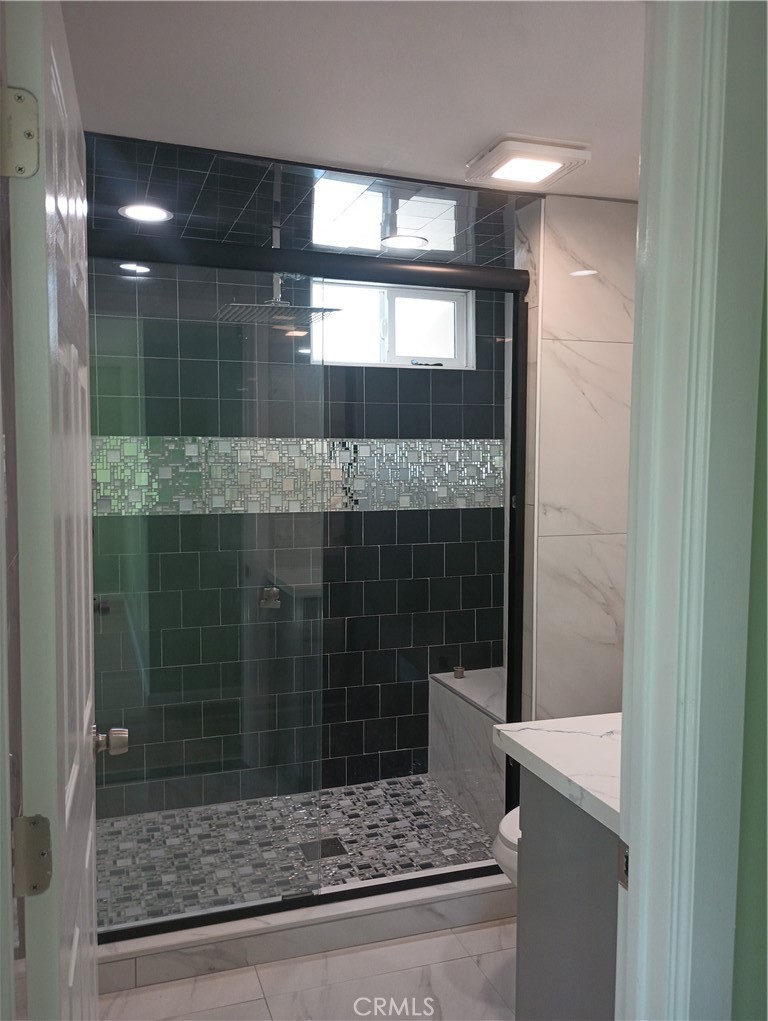 350 South Willow, Unit 134 Rialto, CA 92376 - Photo 13 of 22 Primary bathroom